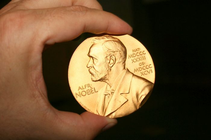 Medalia Nobel pentru fizica primita de K1JT